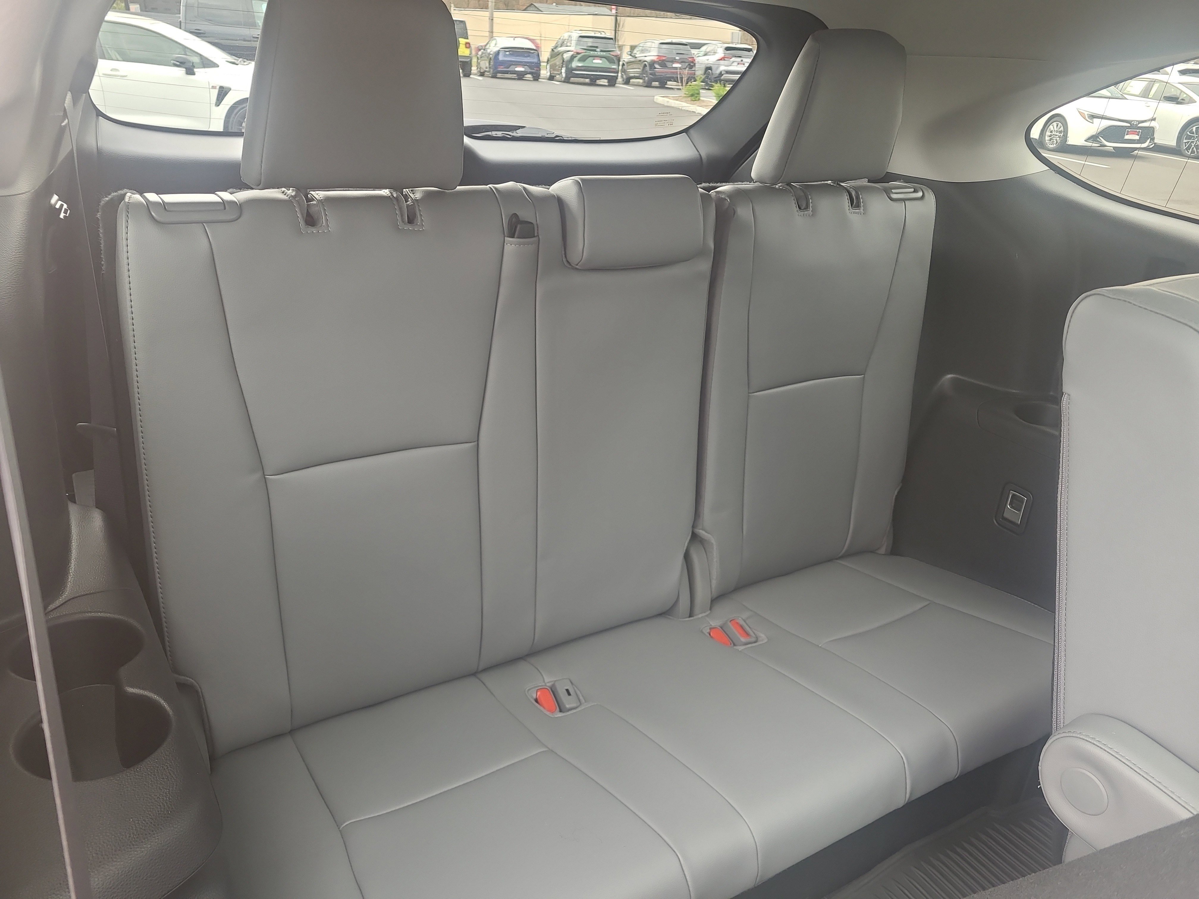 Certified 2025 Toyota Highlander Platinum image 29