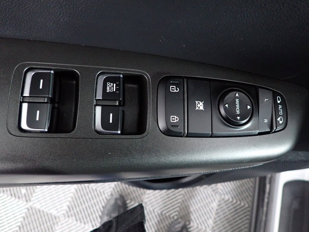 Used 2021 Kia Sportage S image 19