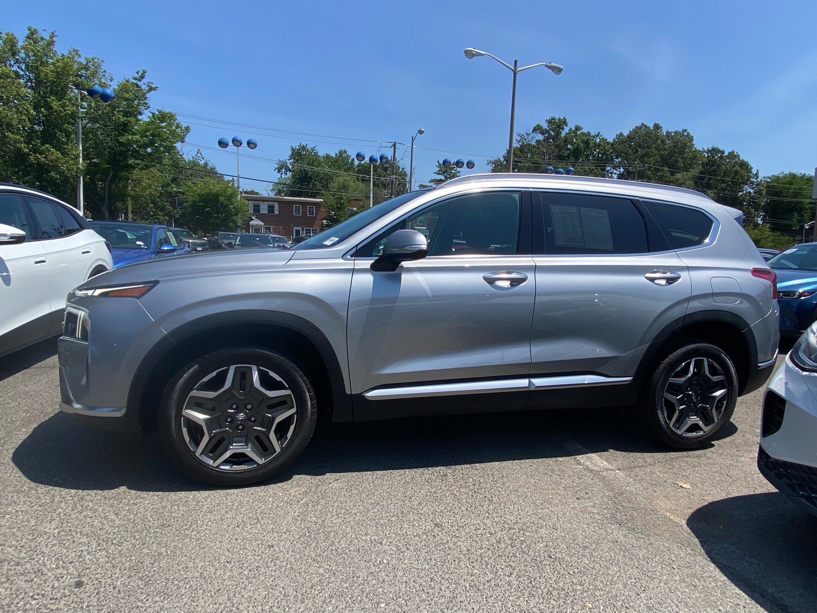 Used 2023 Hyundai Santa Fe Limited AWD/4WD image 2