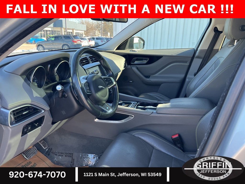 Used 2017 Jaguar F-PACE R-Sport image 13