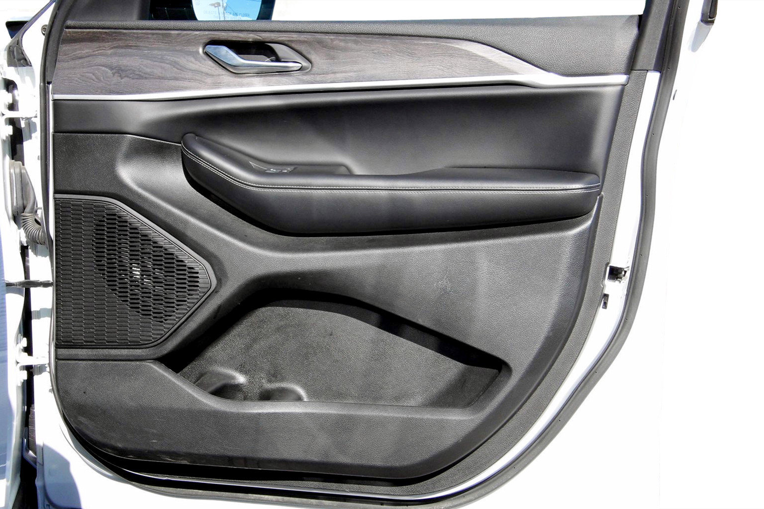 Used 2024 Jeep Grand Cherokee L Limited w/ Luxury Tech Group II image 24