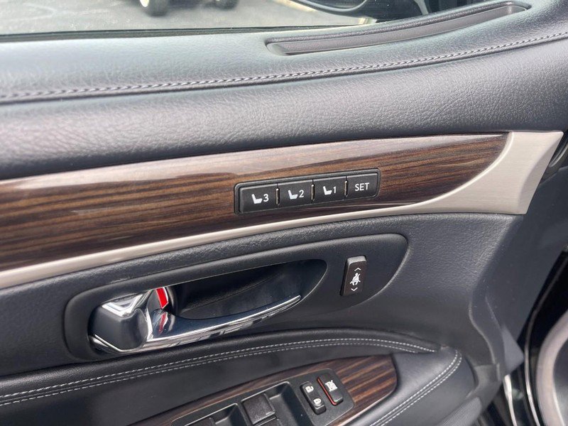Used 2015 Lexus LS 460 AWD w/ Comfort Package image 21