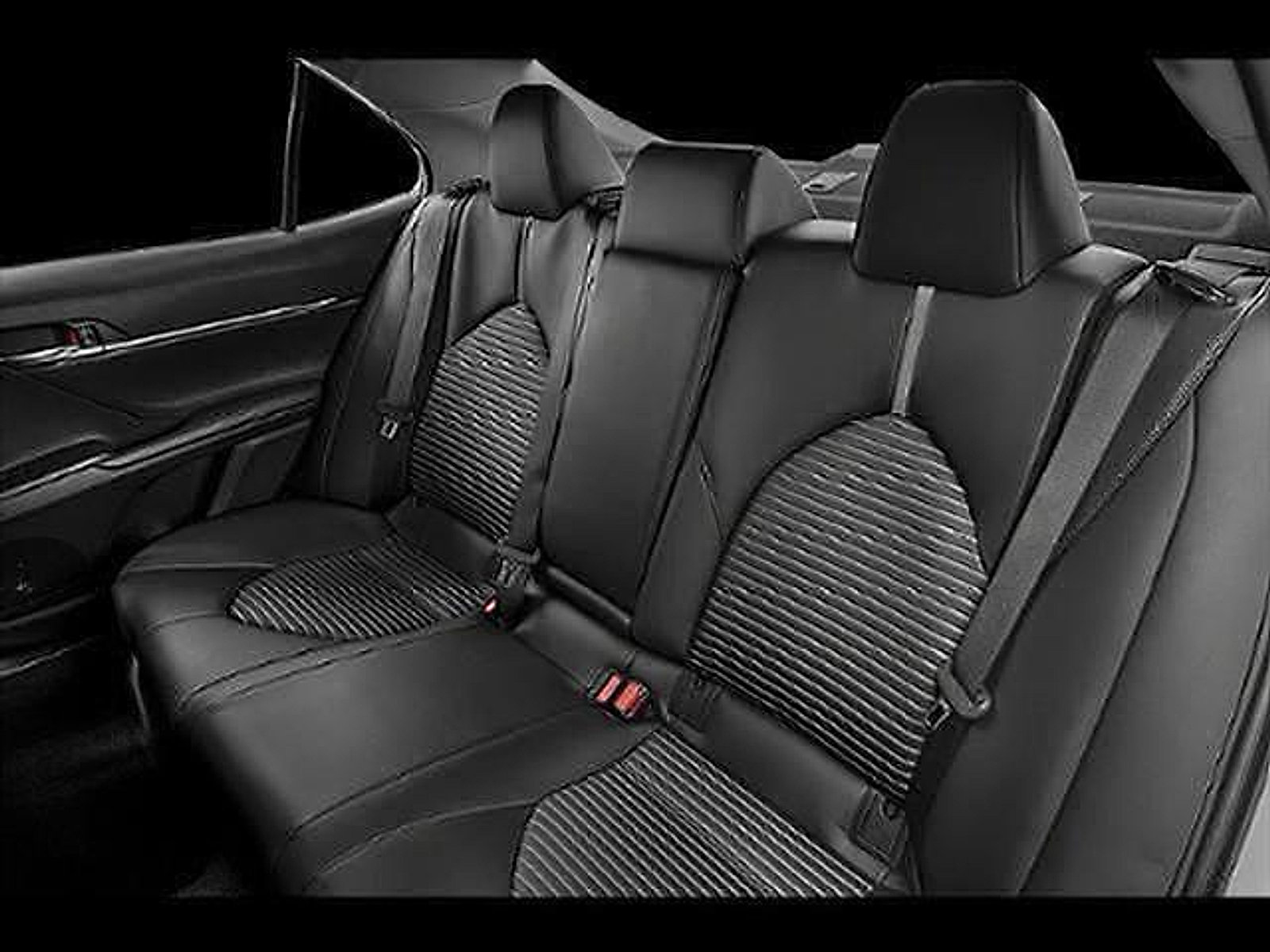 Used 2021 Toyota Camry SE w/ Cold Weather Package FWD image 45