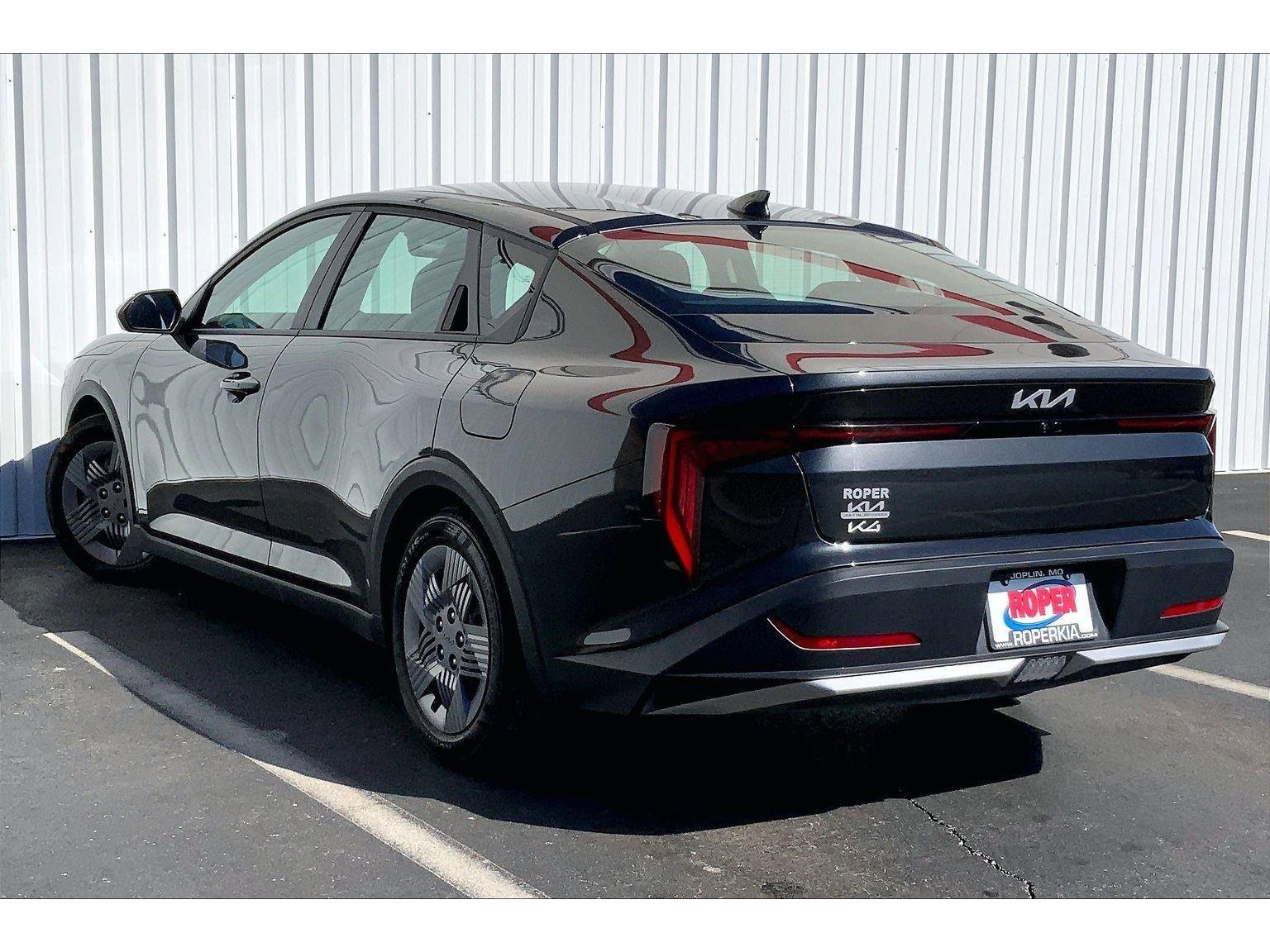 Used 2025 Kia K4 LX image 10