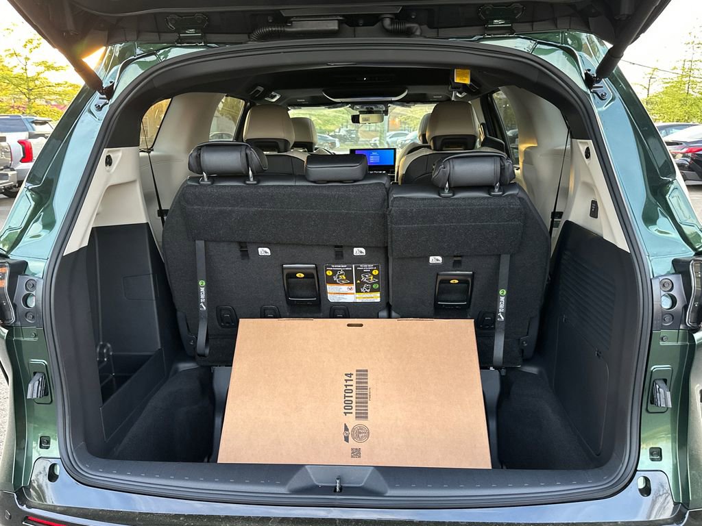 New 2026 Toyota Sienna Platinum image 6