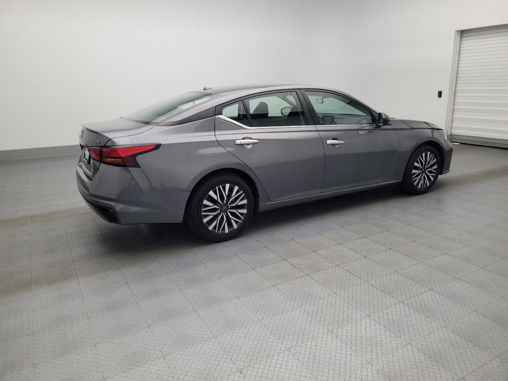 Used 2024 Nissan Altima 2.5 SV image 10