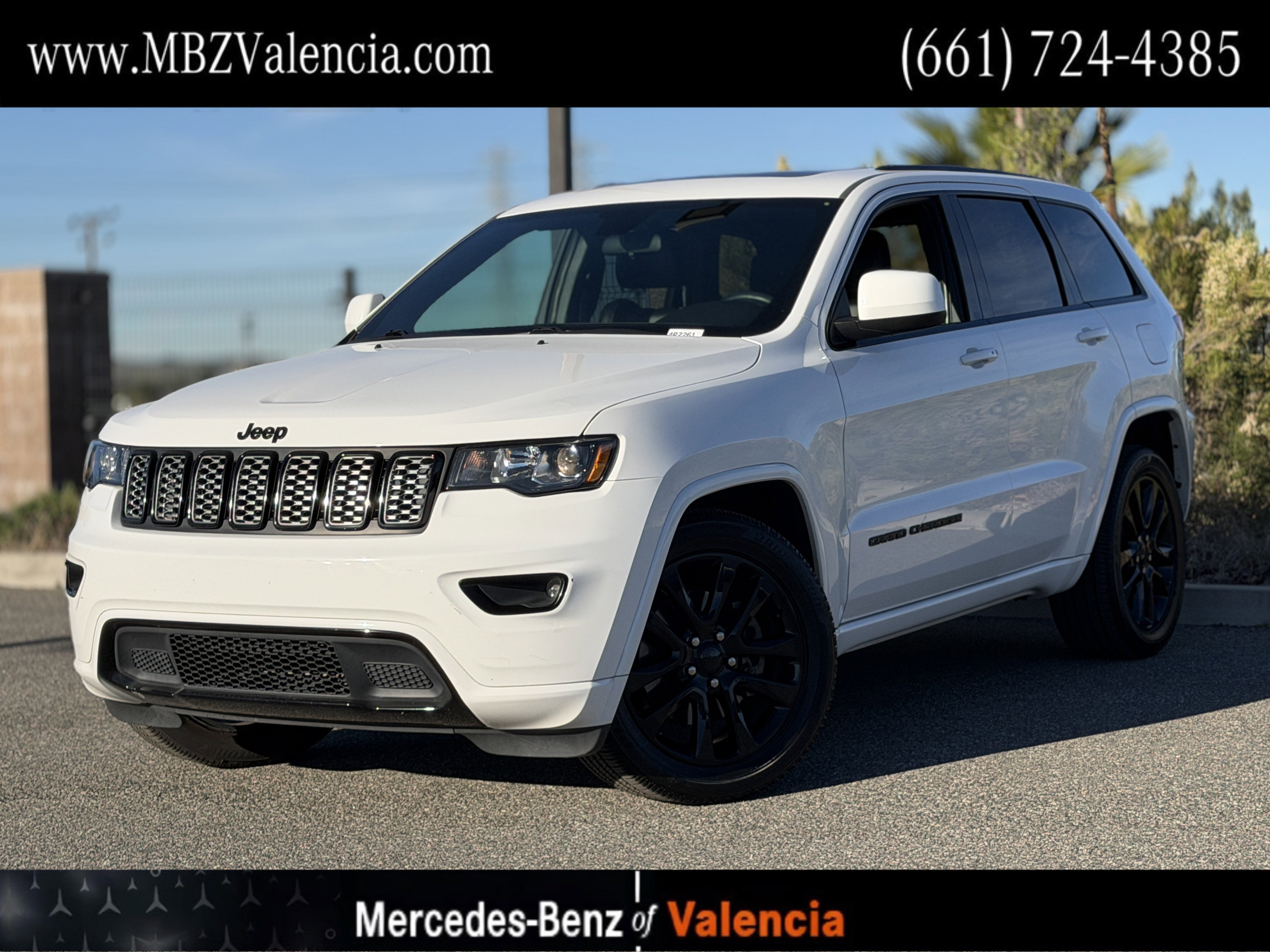Used 2021 Jeep Grand Cherokee Laredo X image 1