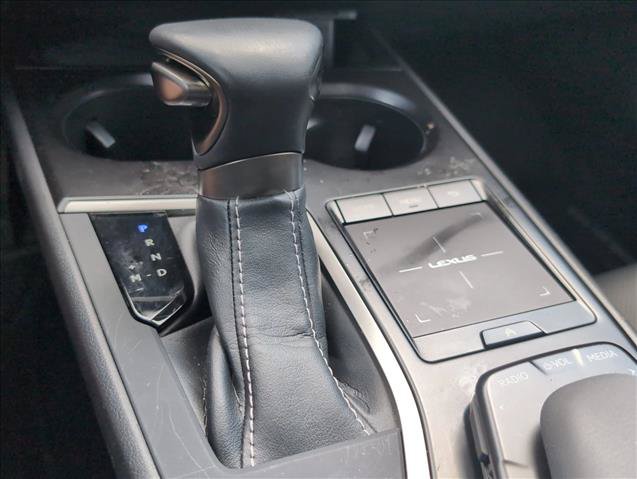Used 2019 Lexus UX 200 w/ Premium Package FWD image 15