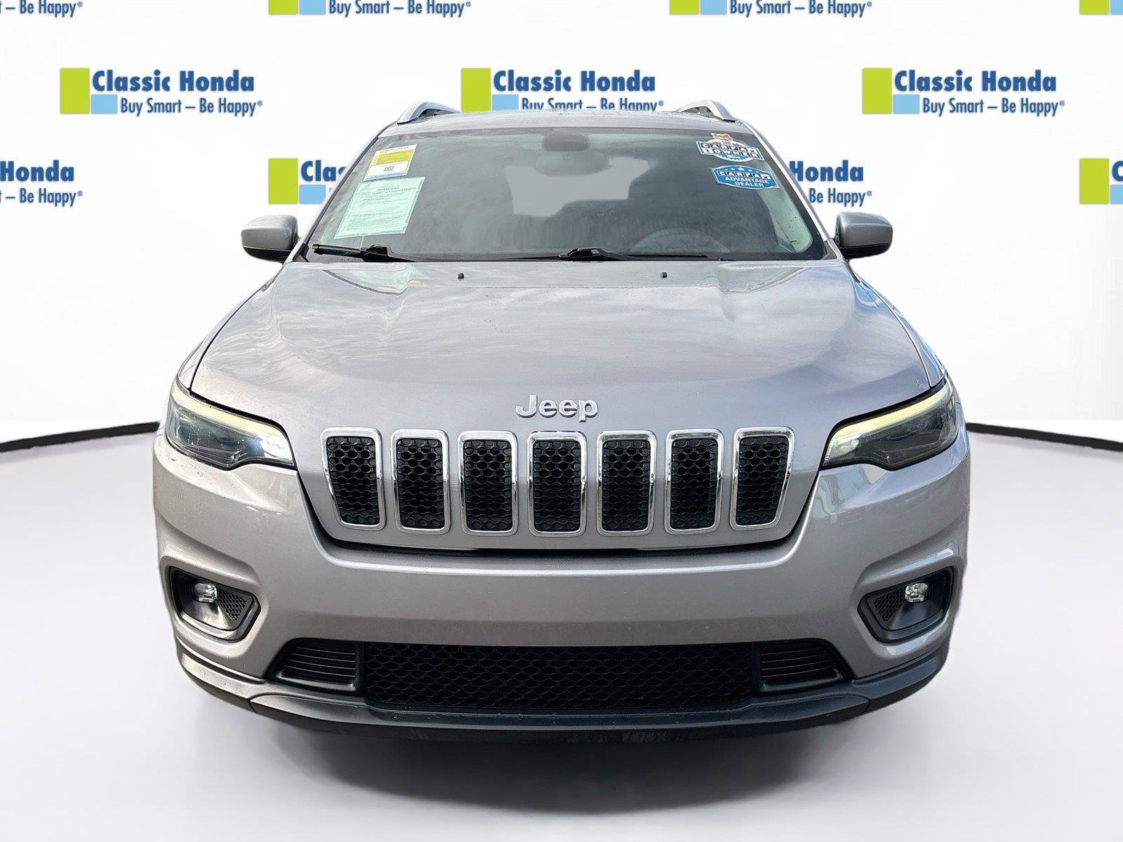 Used 2019 Jeep Cherokee Latitude w/ Popular Appearance Group FWD image 2