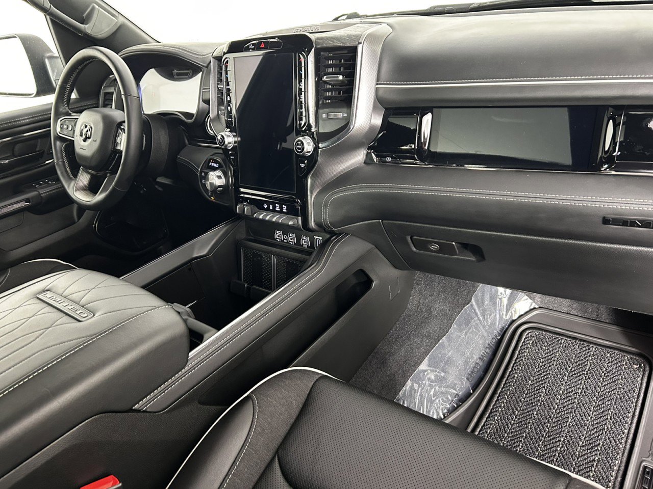 Used 2026 RAM 1500 Limited AWD/4WD image 11
