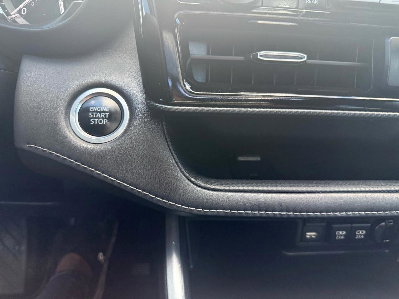 Used 2021 Toyota Highlander XSE FWD image 27