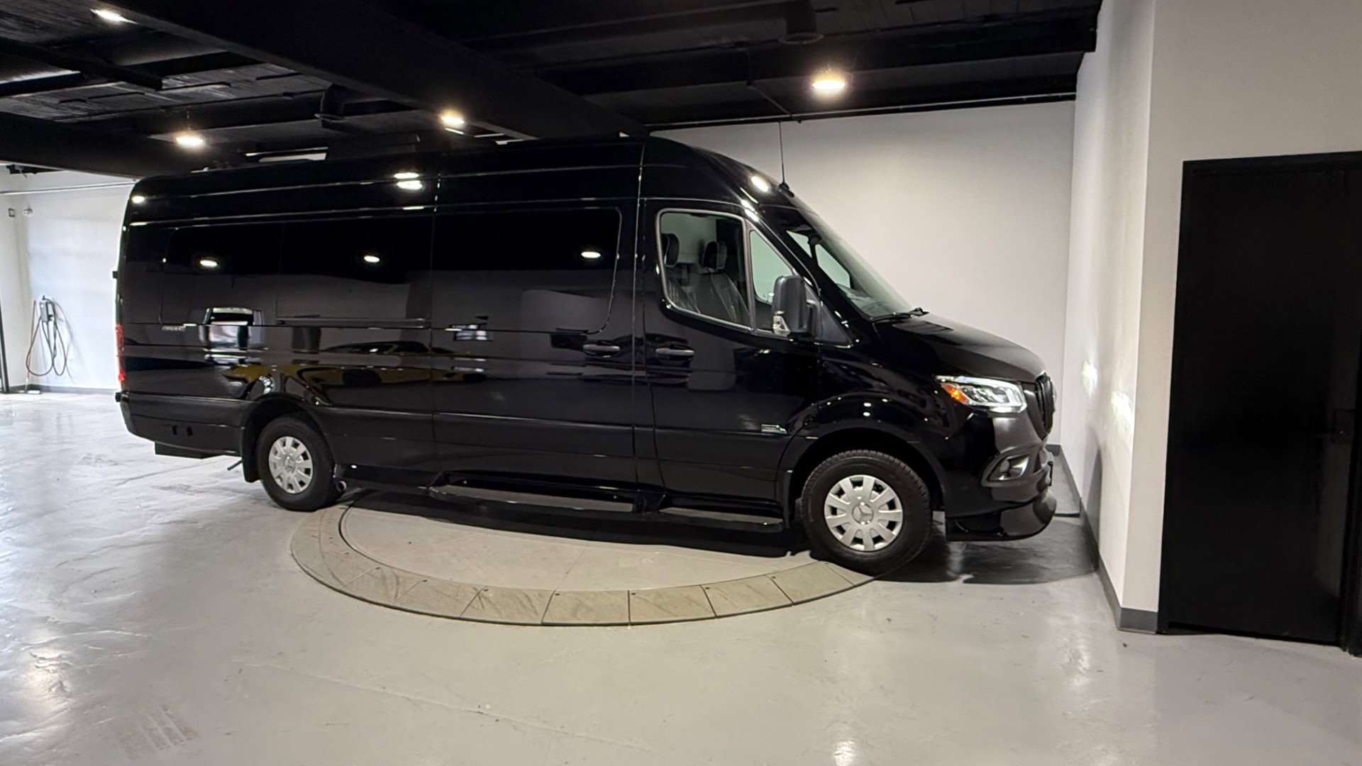 Used 2022 Mercedes-Benz Sprinter 3500 image 8