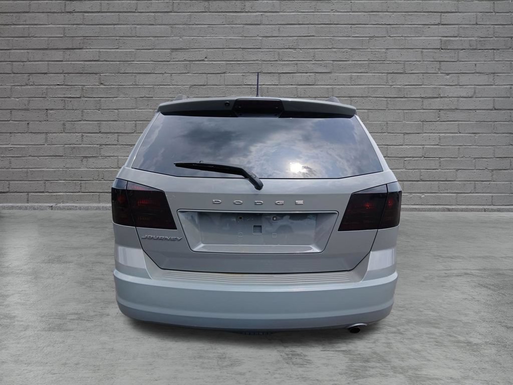 Used 2019 Dodge Journey SE FWD image 4