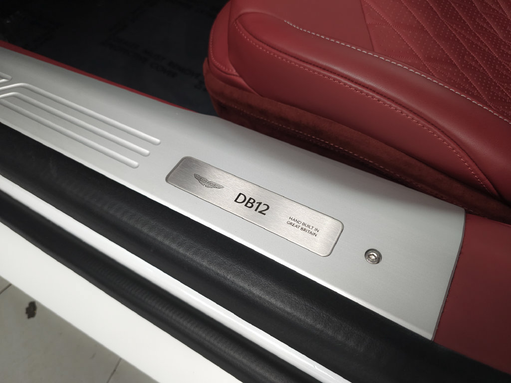 Used 2025 Aston Martin DB12 Coupe RWD image 11