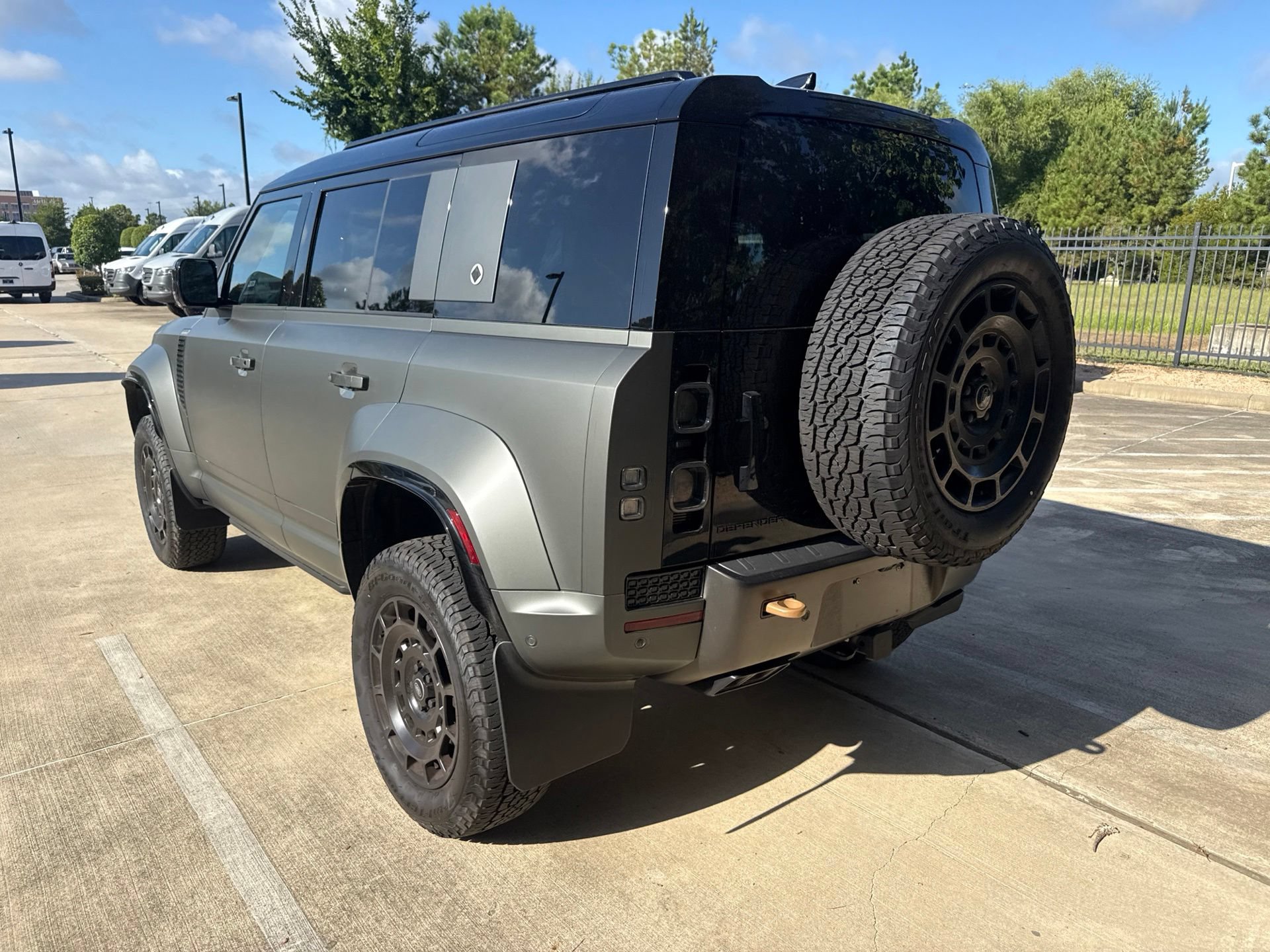 Used 2025 Land Rover Defender 110 AWD/4WD image 6