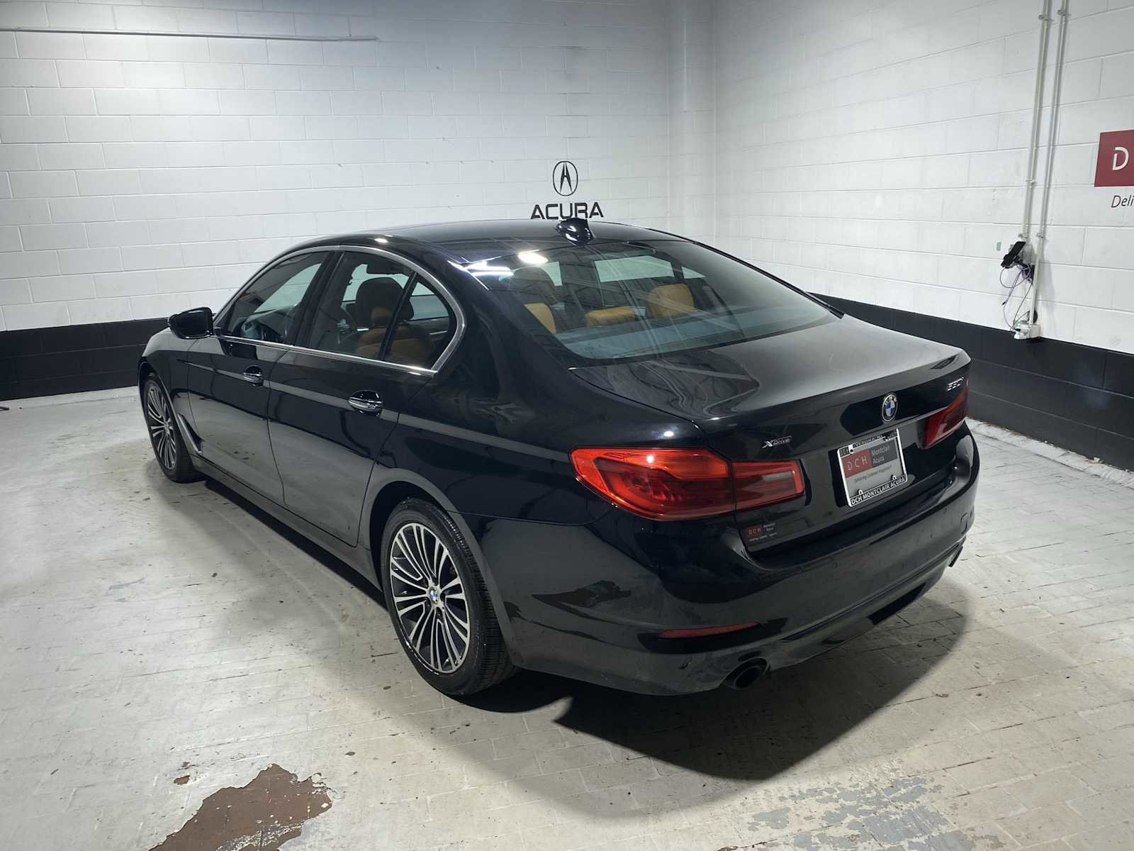 Used 2018 BMW 530i xDrive w/ Premium Package AWD/4WD image 4