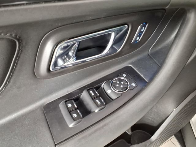 Used 2018 Ford Taurus SHO image 13