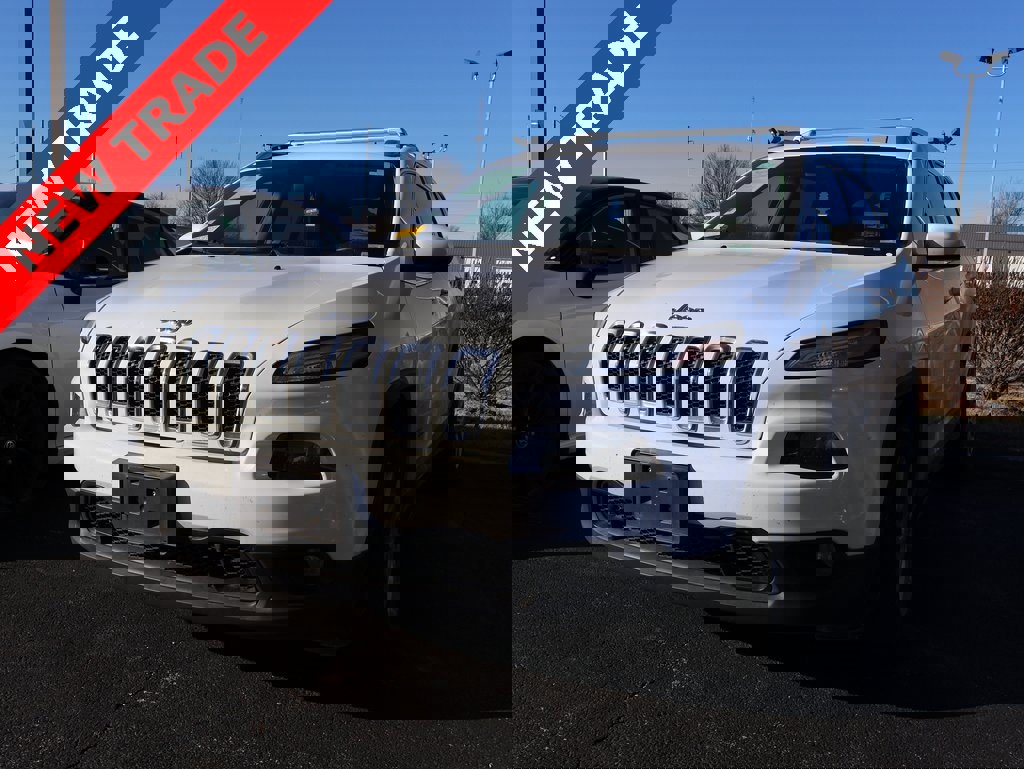 Used 2016 Jeep Cherokee Latitude w/ Comfort/Convenience Group