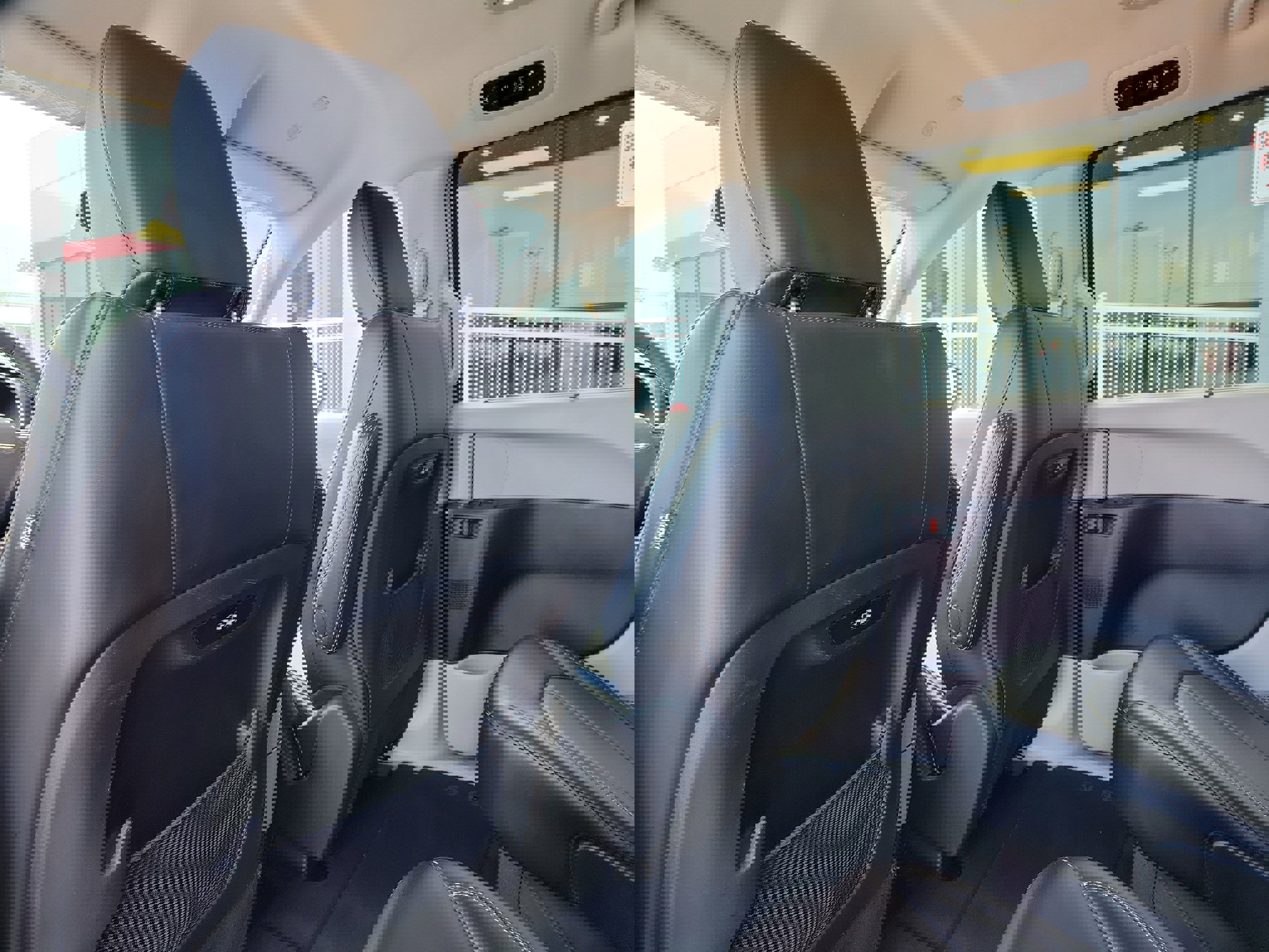 Used 2024 Chrysler Pacifica Touring-L image 13