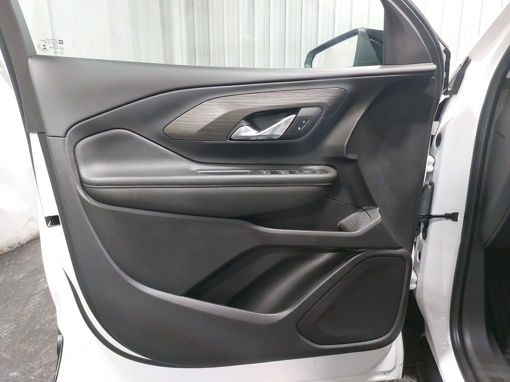 Used 2023 GMC Terrain SLE w/ Driver Convenience Package image 51