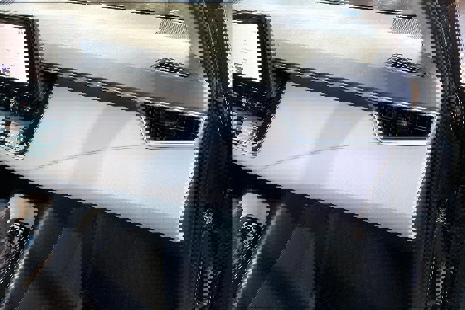 Certified 2025 Toyota Corolla LE image 16