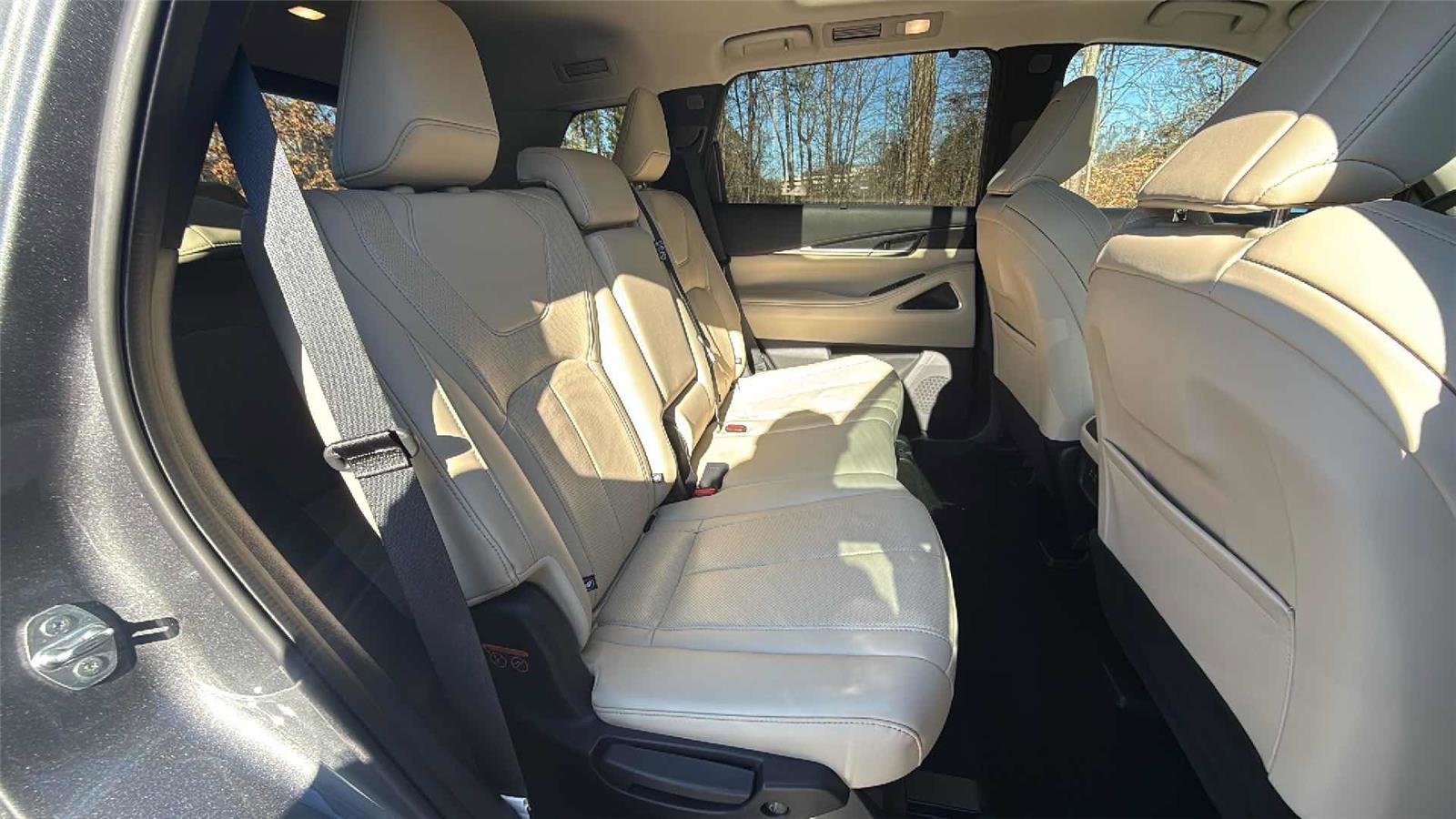 Used 2023 INFINITI QX60 Sensory w/ Cargo Package image 27