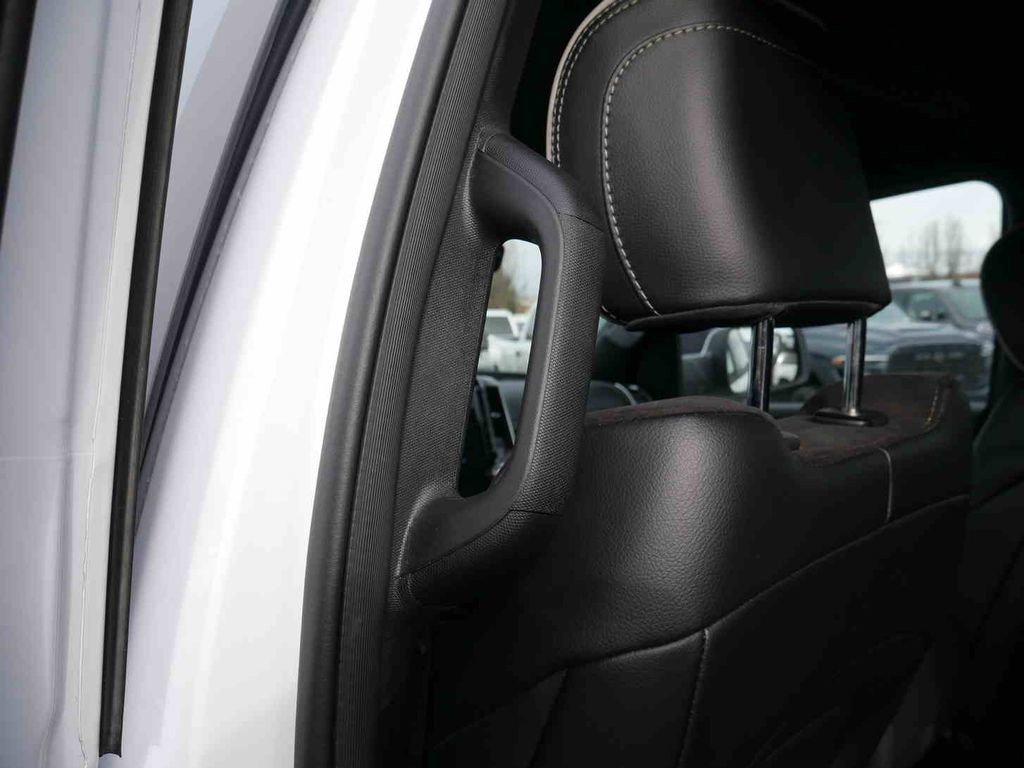 Certified 2025 RAM 1500 Laramie image 18