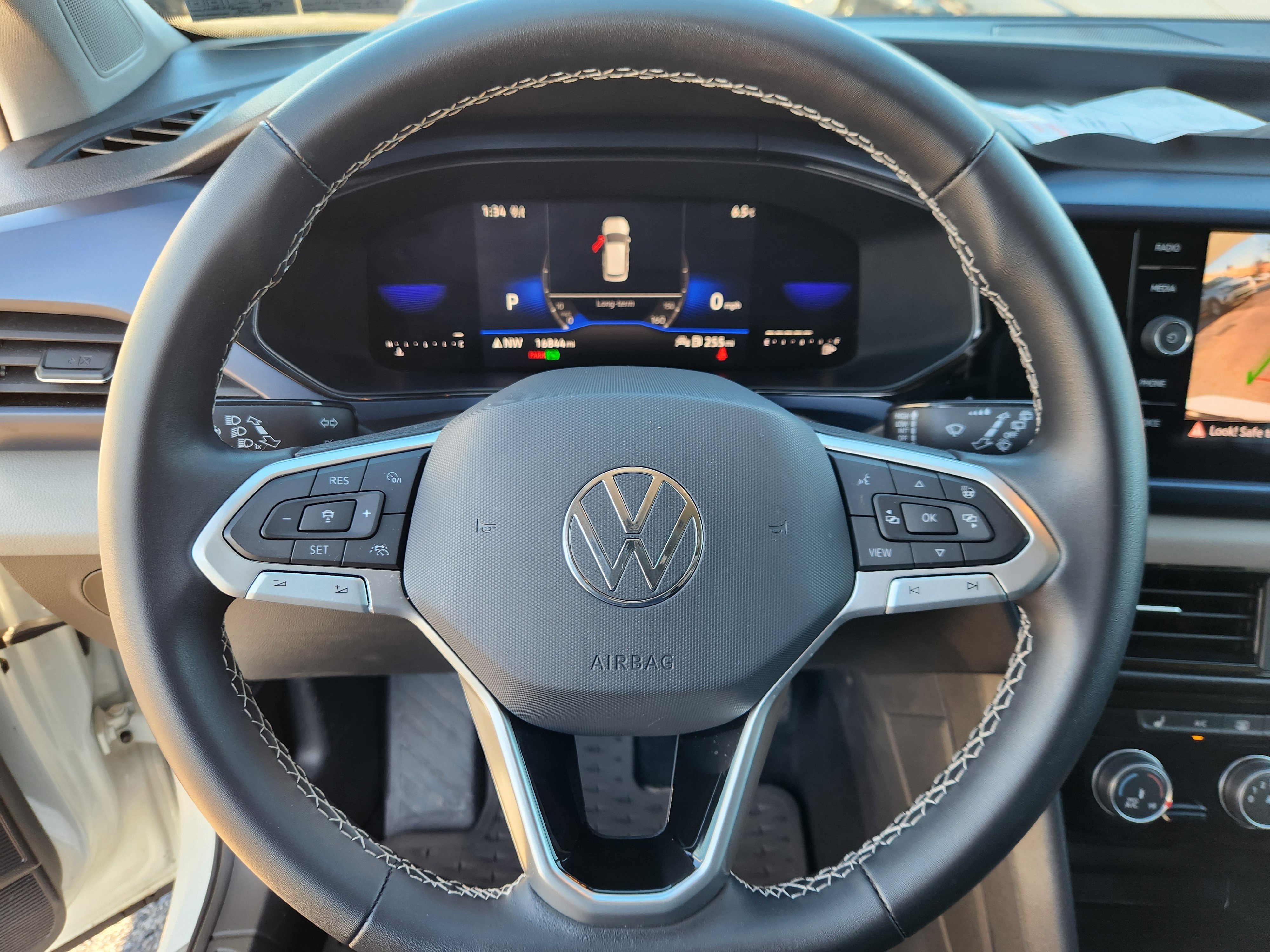 Certified 2023 Volkswagen Taos SE image 9