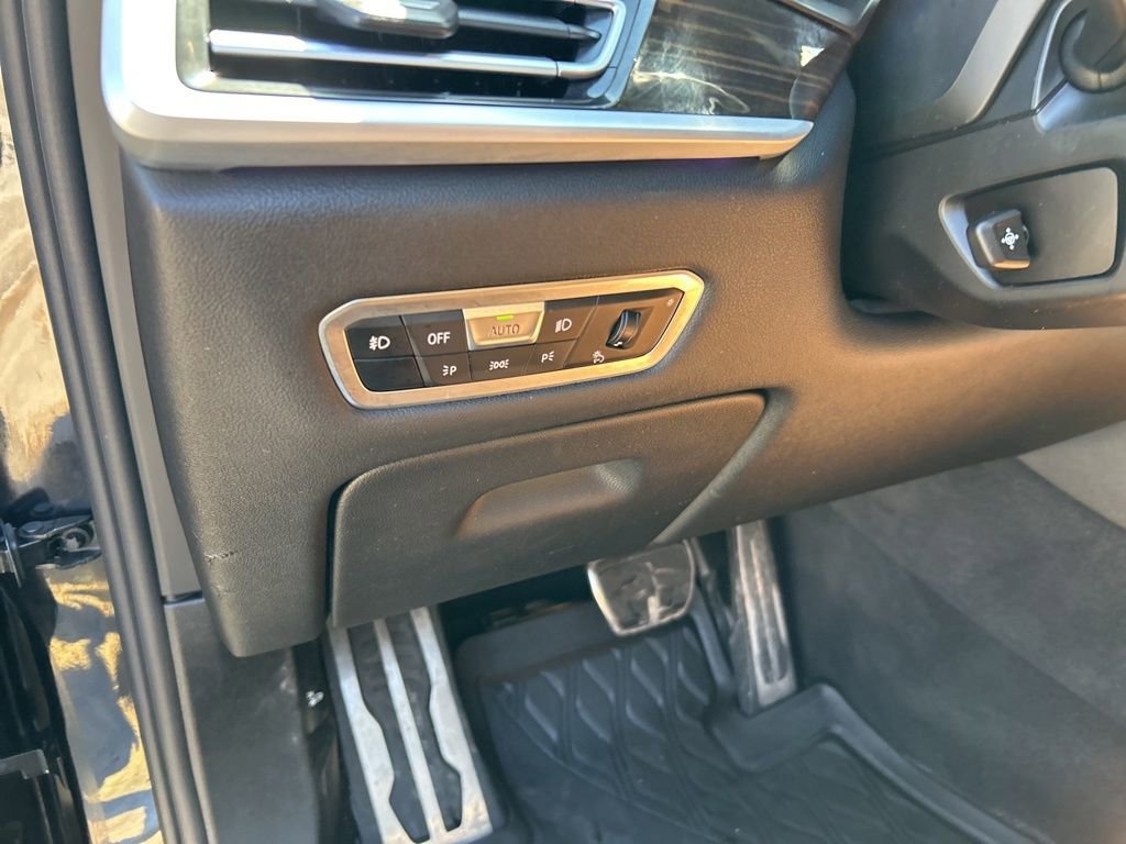 Used 2021 BMW X7 xDrive40i w/ M Sport Package image 42