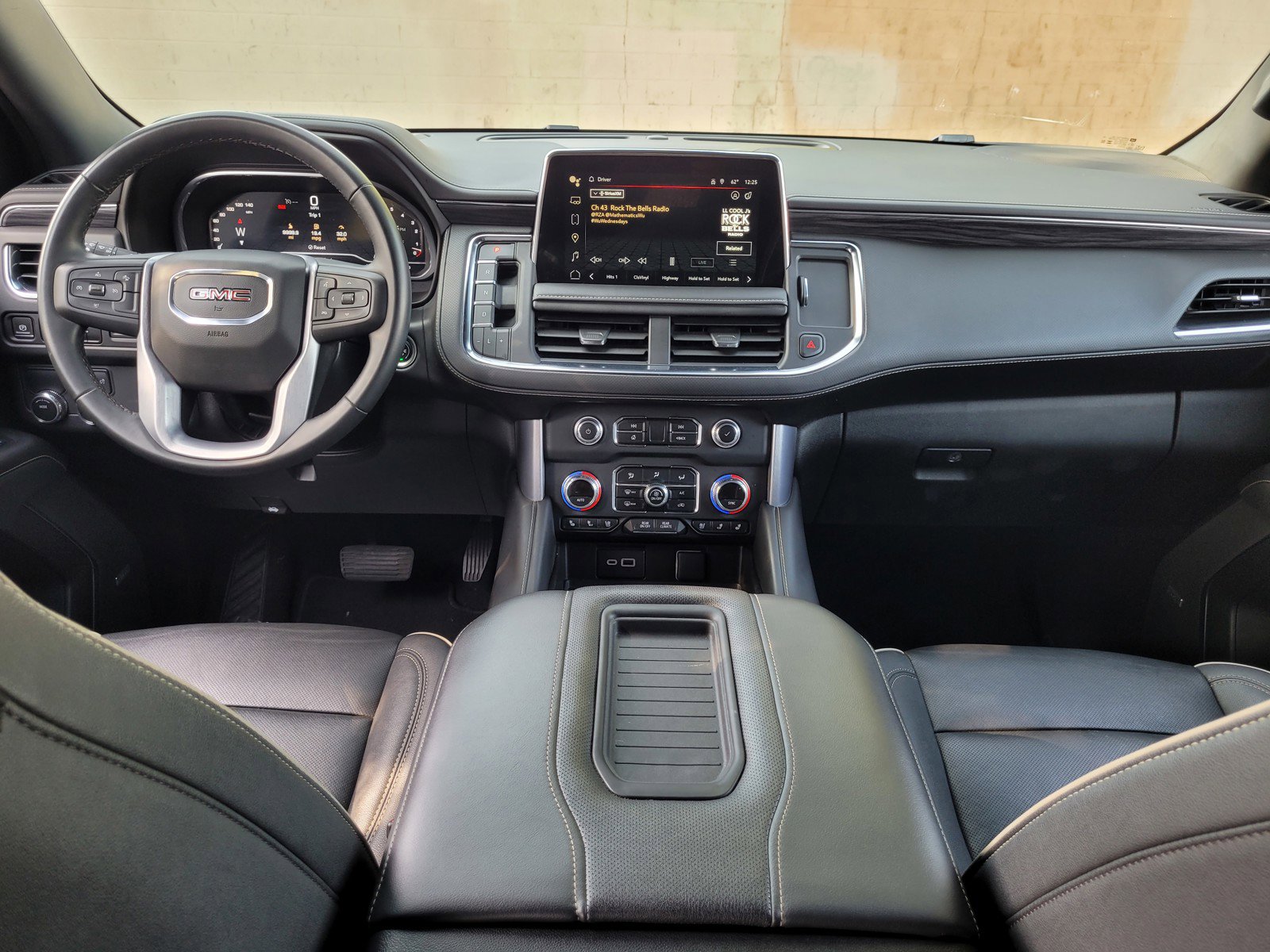 Used 2023 GMC Yukon SLT image 15