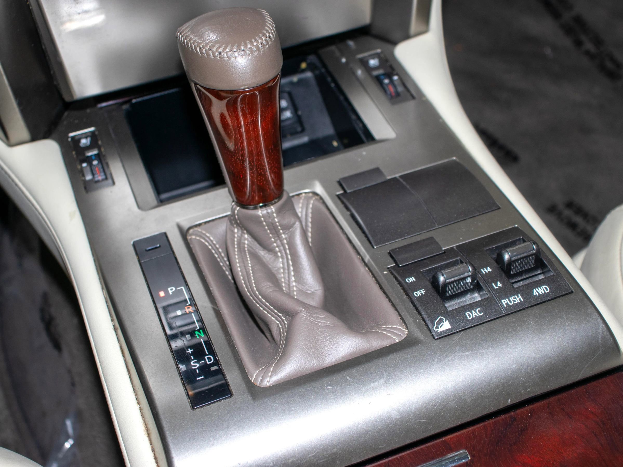 Used 2011 Lexus GX 460 image 17