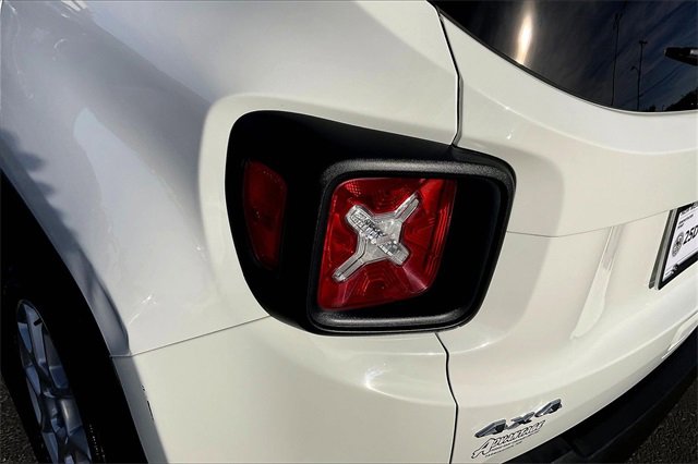 Used 2023 Jeep Renegade Latitude image 30