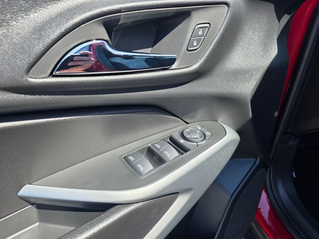 New 2026 Chevrolet Trax RS w/ Driver Confidence Package image 8