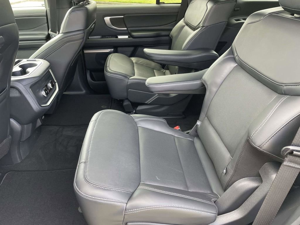 New 2025 Ford Expedition Platinum w/ Stealth Appearance Package image 12