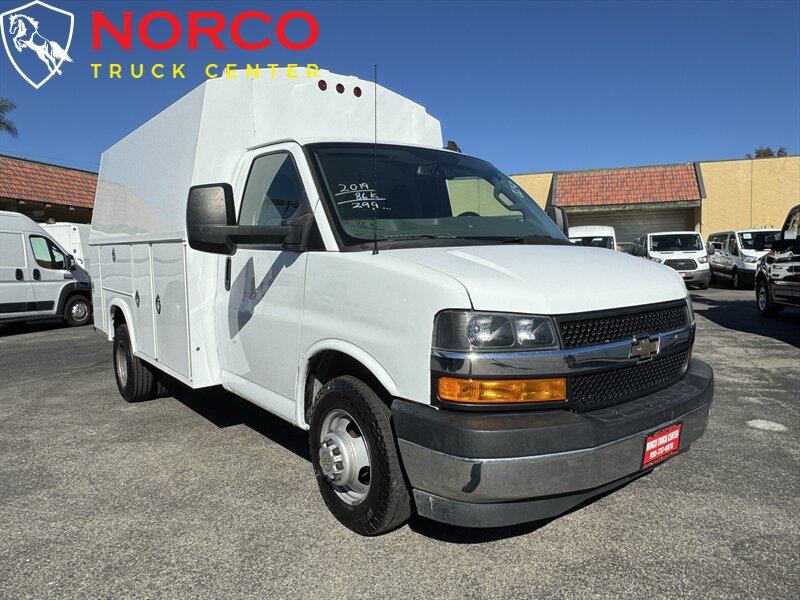 Used 2019 Chevrolet Express 3500 w/ Power Convenience Package RWD image 5