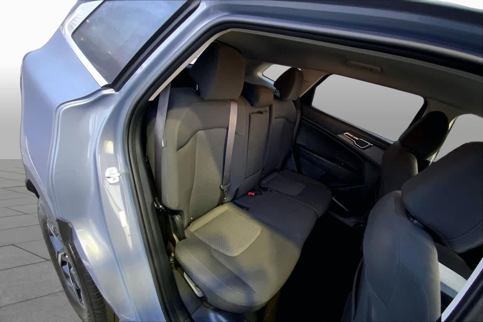 Used 2025 Kia Sportage LX FWD image 17