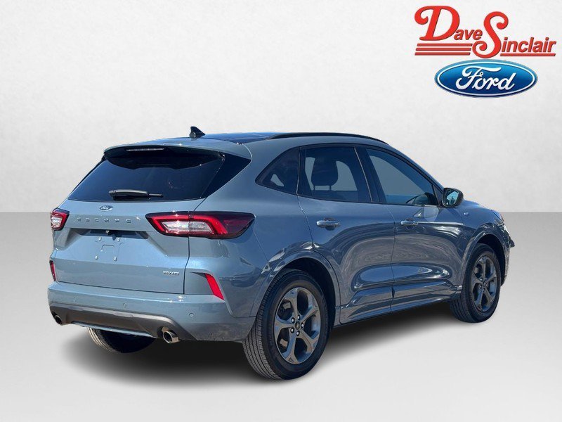 Used 2023 Ford Escape ST-Line w/ Tech Pack #1 AWD/4WD image 7