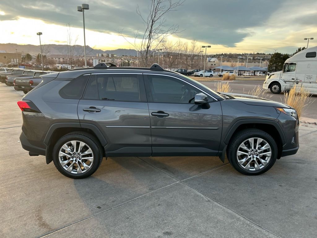 Used 2024 Toyota RAV4 XLE Premium image 9