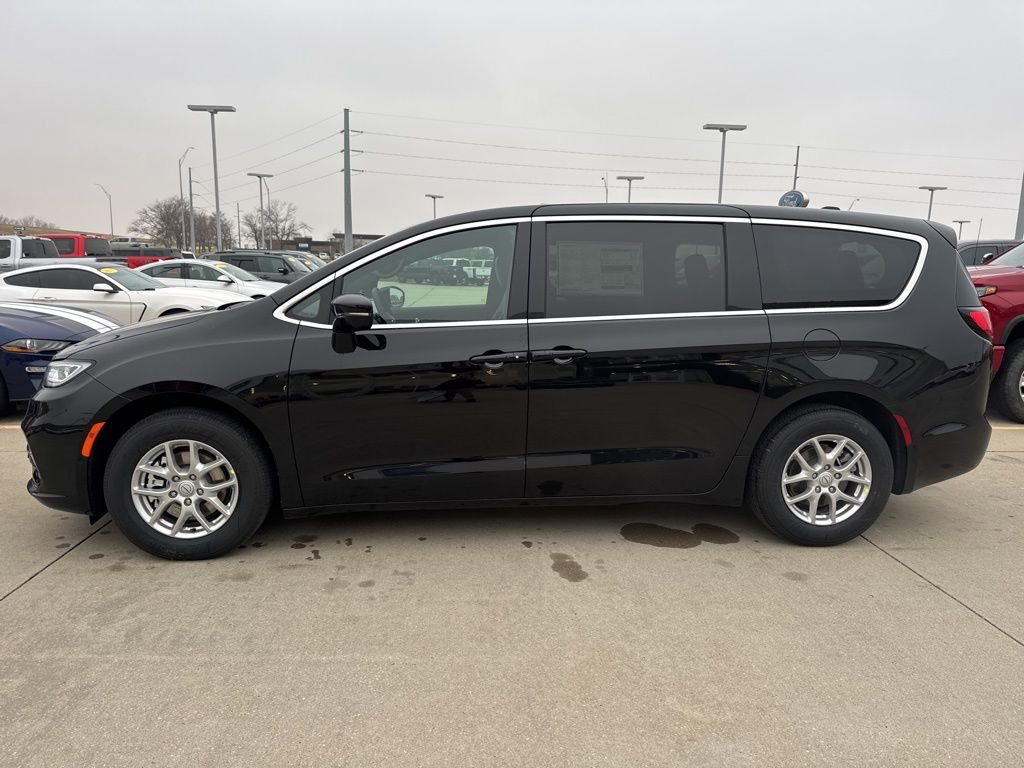 New 2026 Chrysler Pacifica Select image 26