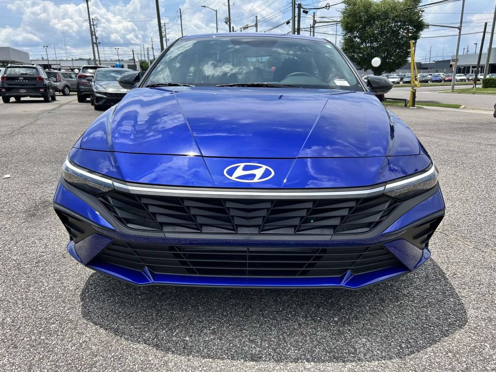 Certified 2025 Hyundai Elantra Sport FWD image 6