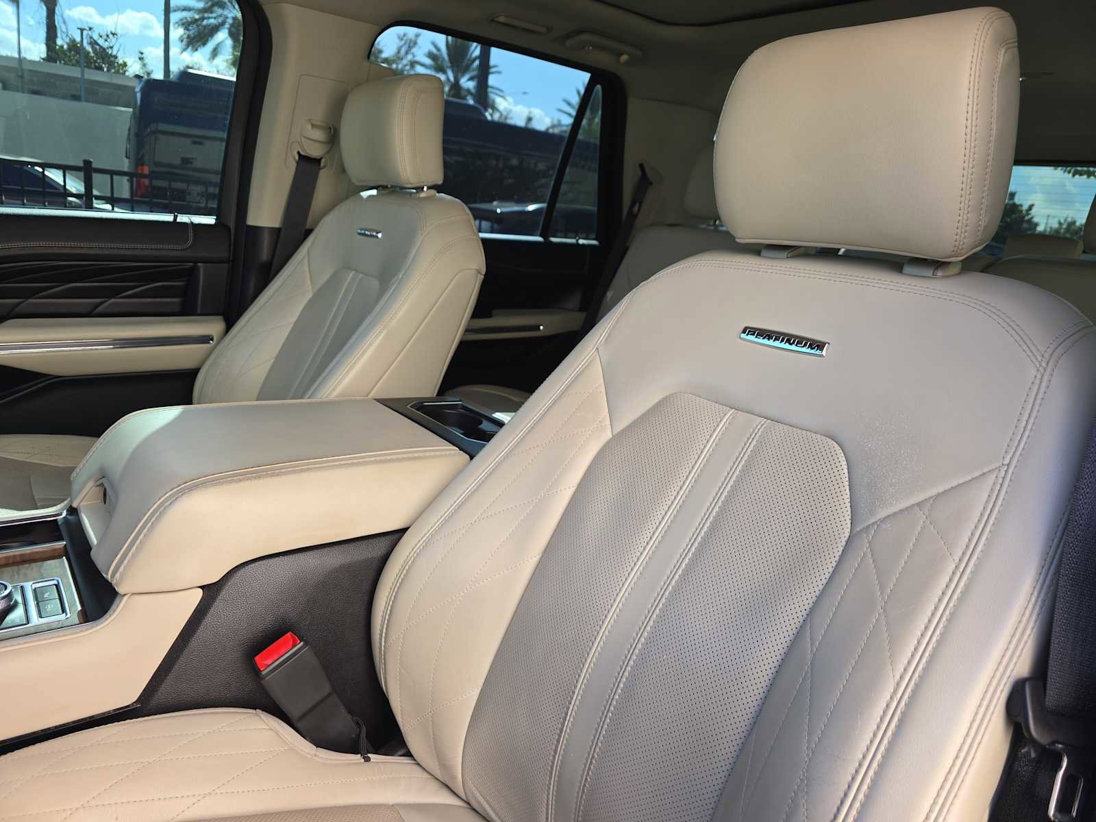Used 2019 Ford Expedition Platinum image 14