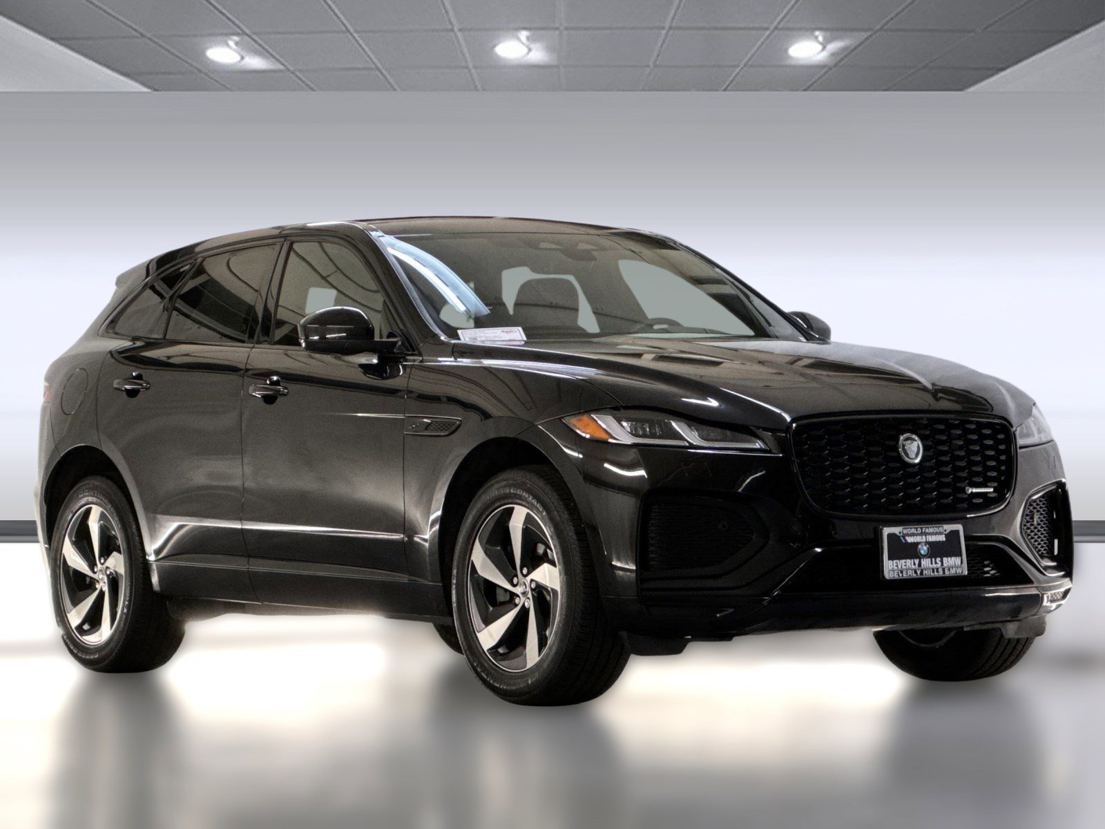 Used 2024 Jaguar F-PACE R-Dynamic S image 6