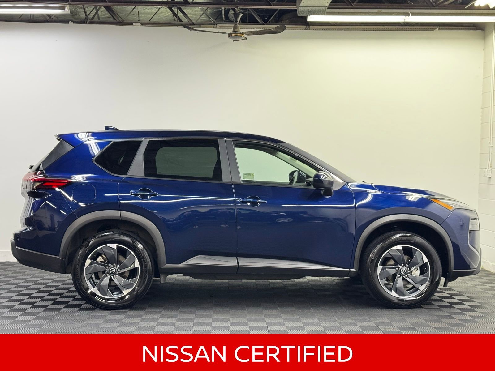 Certified 2025 Nissan Rogue SV image 5