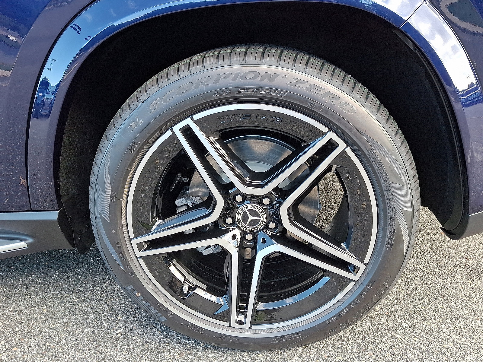 New 2026 Mercedes-Benz GLS 450 4MATIC image 5