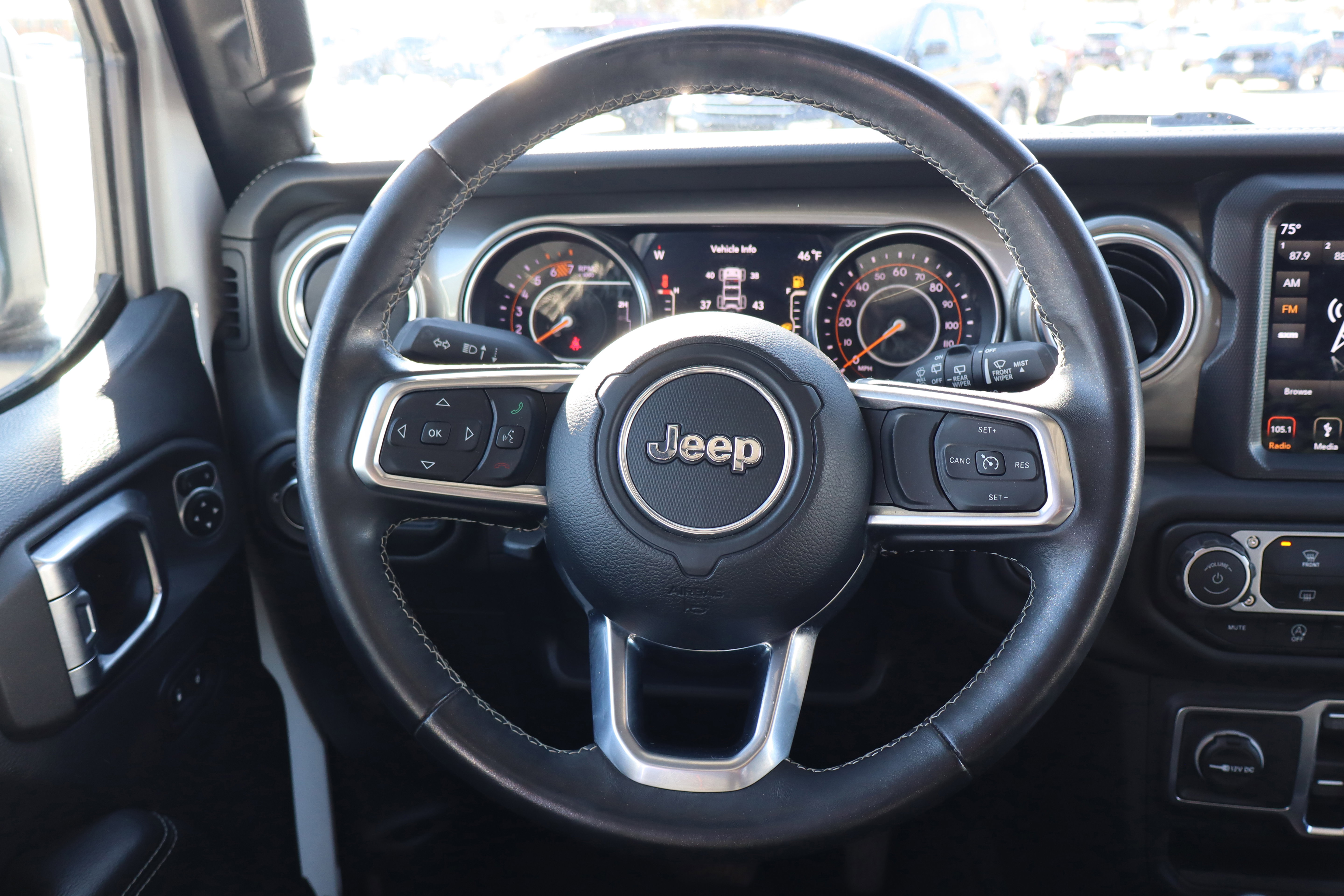 Used 2018 Jeep Wrangler Unlimited Sahara image 15