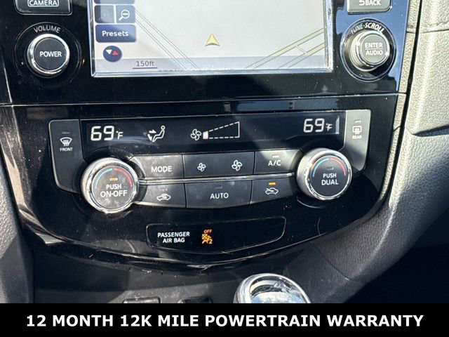 Used 2017 Nissan Rogue SV w/ SV Premium Package image 21