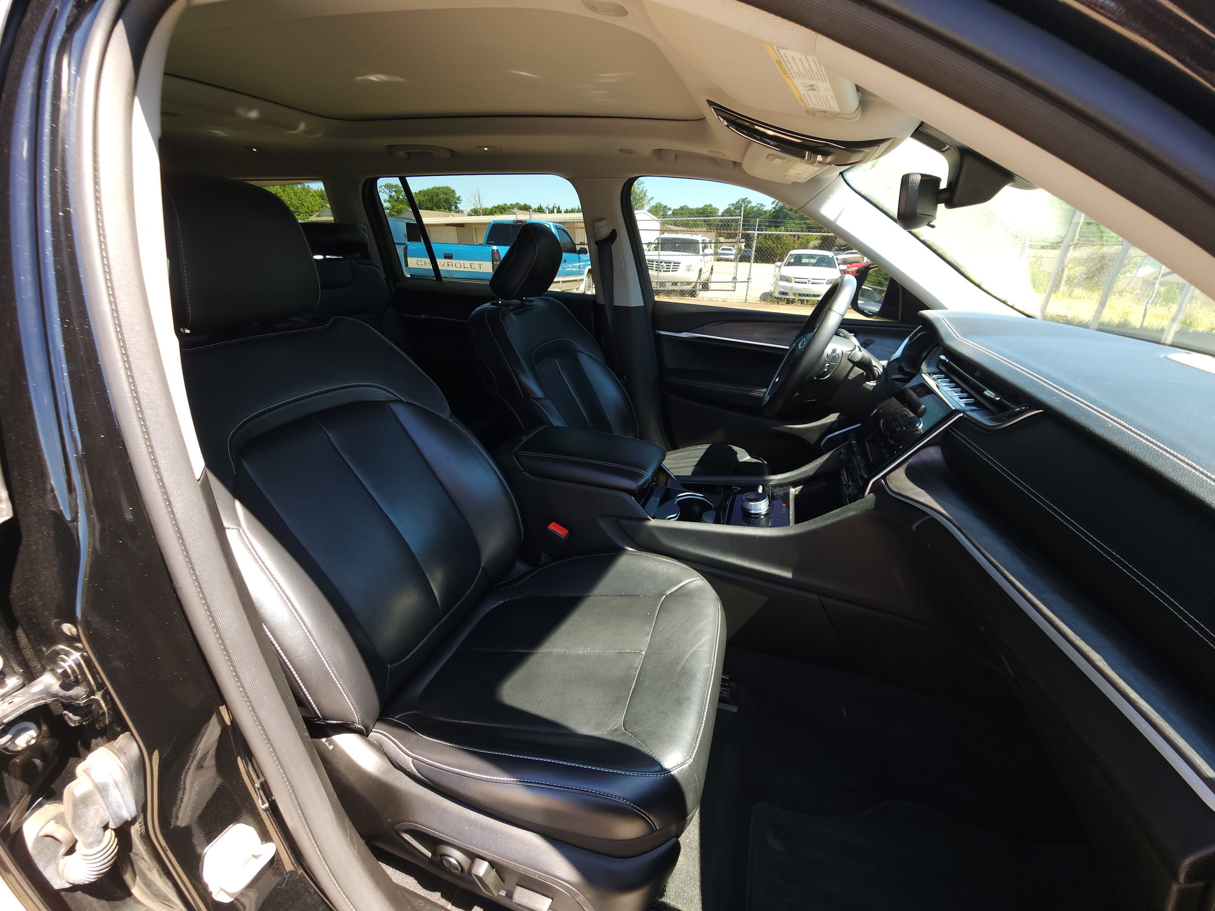 Used 2021 Jeep Grand Cherokee L Limited AWD/4WD image 12