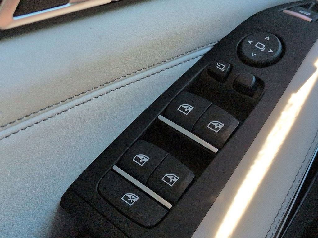 New 2026 BMW X5 xDrive40i w/ Executive Package image 24