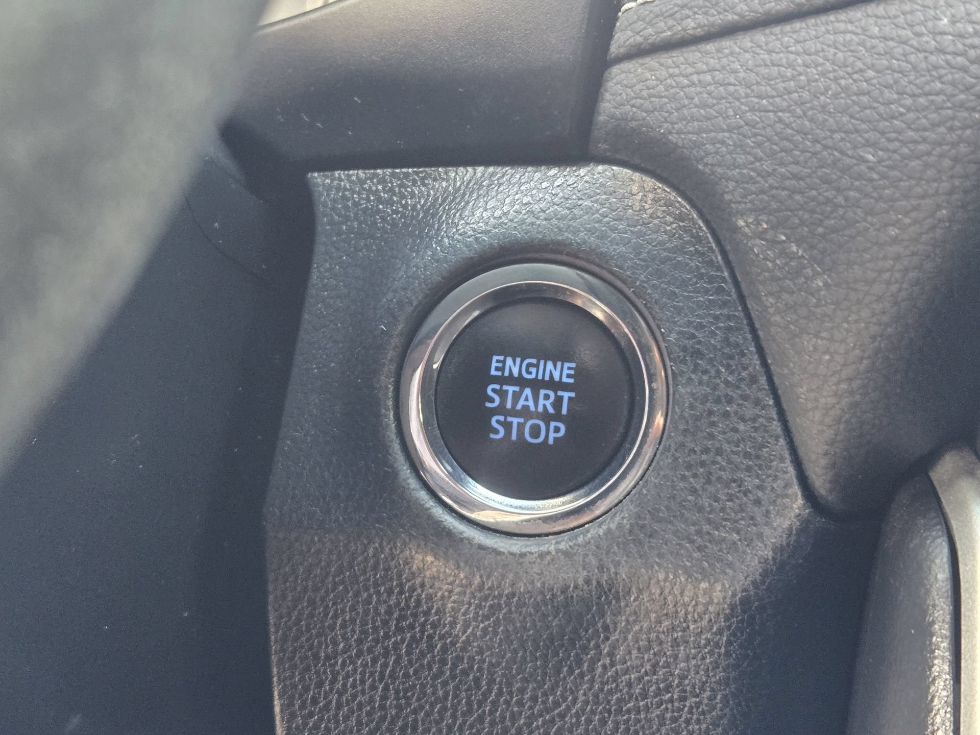 Used 2020 Toyota RAV4 XLE Premium FWD image 21
