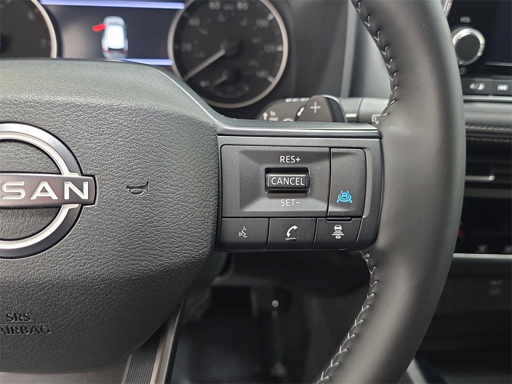 Used 2025 Nissan Rogue SV image 17